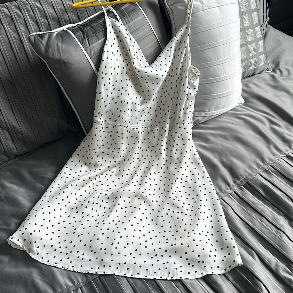 Lulu’s White and Black Spaghetti Strap Size M Dress
